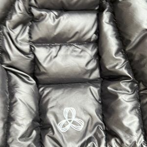 Brand new TNA Botanie packable goose down puffer, black size XL